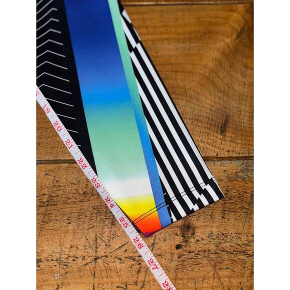 NWT Womens Nike Legendary Tight Fit Mid Rise Training Yoga Tight Leggings Small - Picture 5 of 12